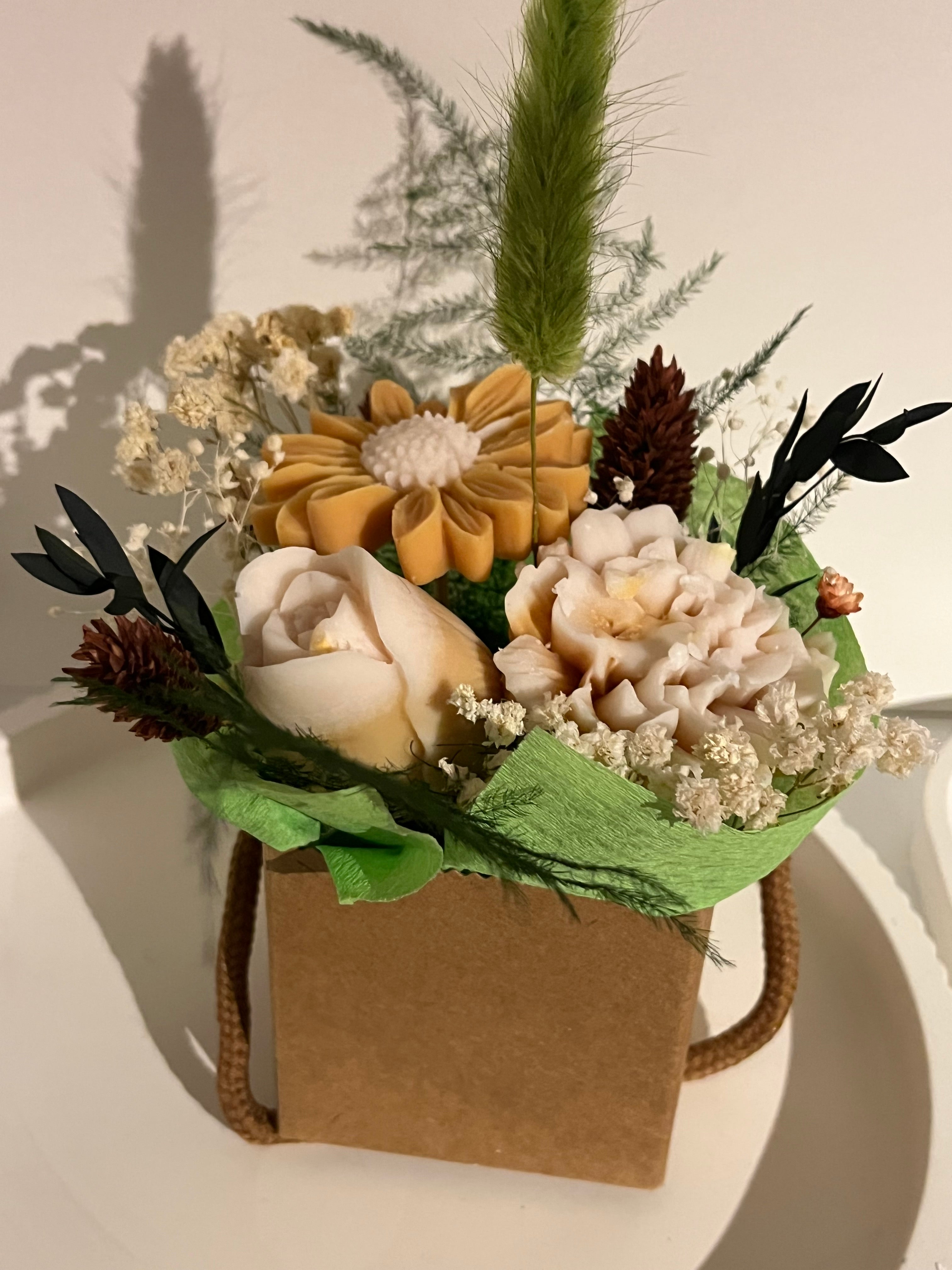 Mini Blumenbouquet beige